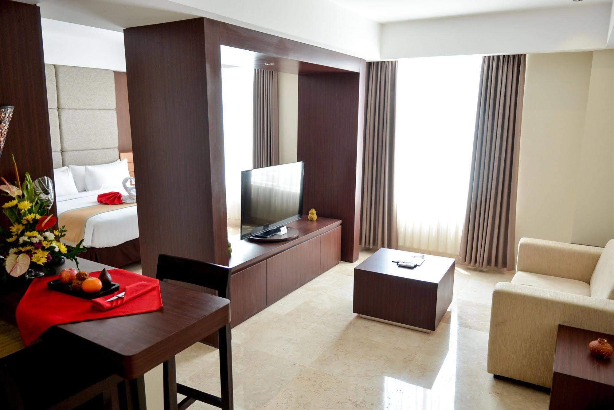 Lynn Hotel By Horison Jogyakarta Zewnętrze zdjęcie