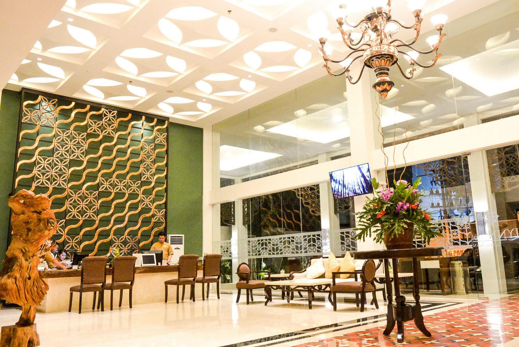 Lynn Hotel By Horison Jogyakarta Zewnętrze zdjęcie